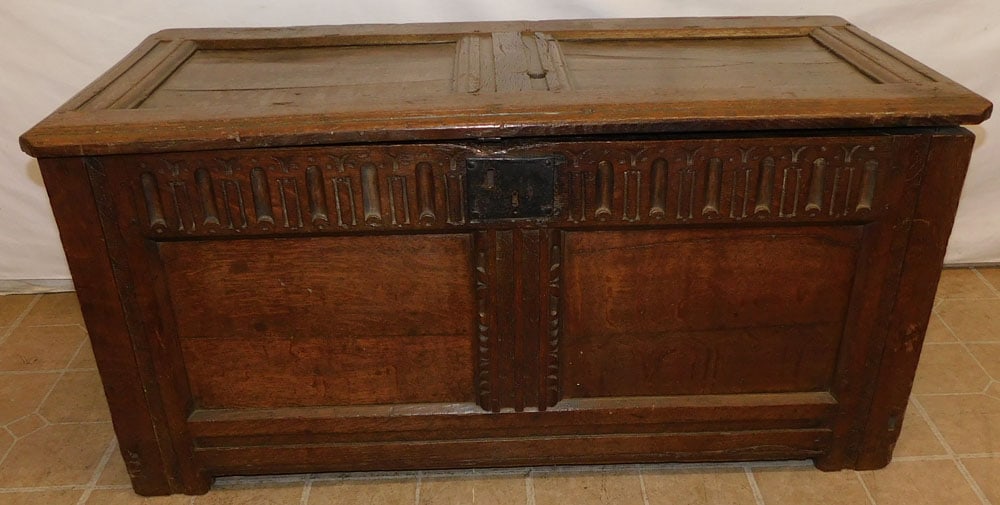Early 19th Century Oak Coffer: Early 19th Century Oak Coffer . 42 3/4" W 20 1/2" D 20" H "ALL DESCRIPTIONS AND ANY CONDITION STATEMENT GIVEN BY LANGSTON AUCTION GALLERY ARE STRICTLY OPINIONS AND LANGSTON'S SHALL HAVE NO RESPONSIBIL