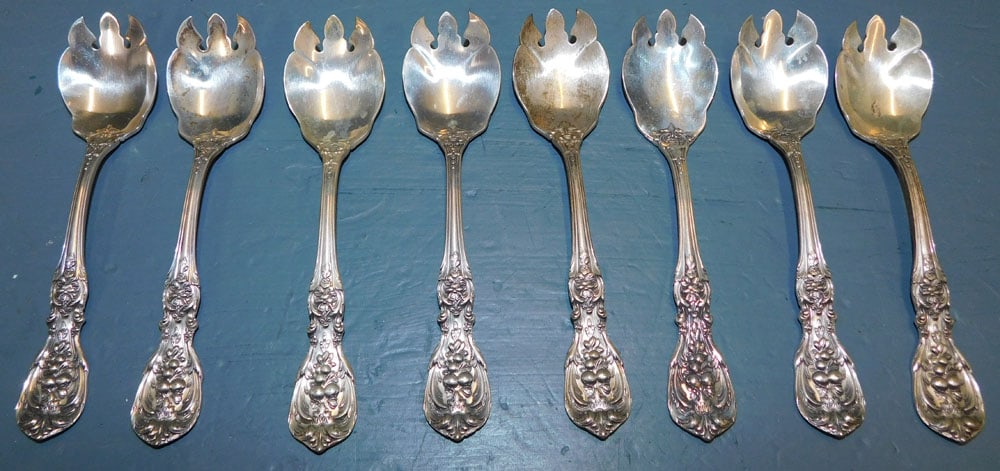 8 Sterling Dessert Spoons by Reed & Barton, (7.2 T.O.) (1 of 4)
