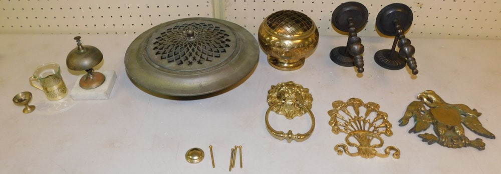 Lot of Brass Items: Lot of Brass Items . ALL DESCRIPTIONS AND ANY CONDITION STATEMENT GIVEN BY LANGSTON AUCTION GALLERY ARE STRICTLY OPINIONS AND LANGSTON'S SHALL HAVE NO RESPONSIBILITY FOR ERRORS OR OMISSIONS. THE ABSEN