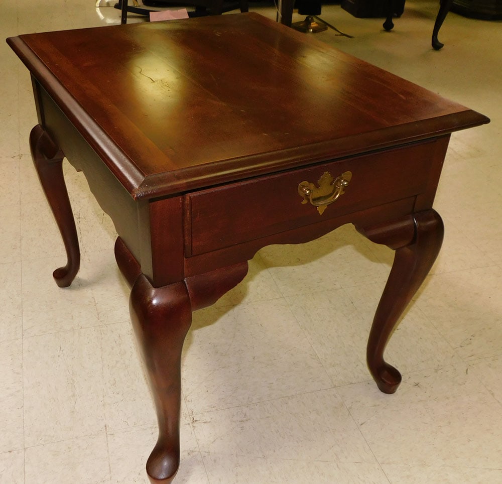Broyhill queen anne end tables deals