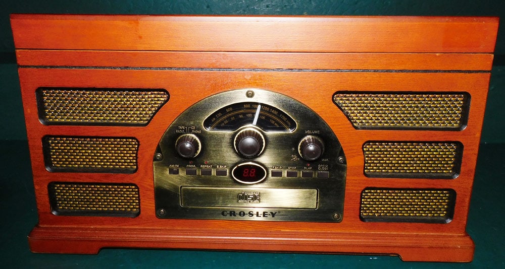 Crosley Radio with Record Player (1 of 4)