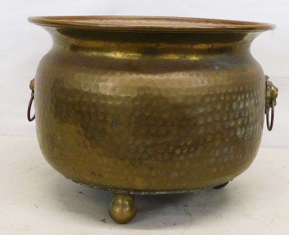 Antique Hammered Brass Jardinière With Lions Head Handles: Antique Hammered Brass Jardinière With Lions Head Handles. 14 1/2" Dia 11" H ALL DESCRIPTIONS AND ANY CONDITION STATEMENT GIVEN BY LANGSTON AUCTION GALLERY ARE STRICTLY OPINIONS AND LANGSTON'S SH