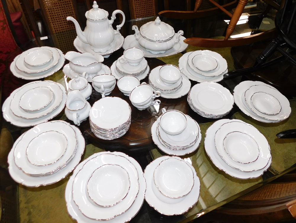 63 Pc Lorenz Hutschenreuther "Sylvia" Dinner Ware (1 of 4)