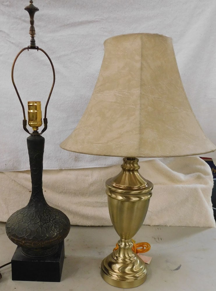 2 Metal Decorative Lamps (1 of 3)