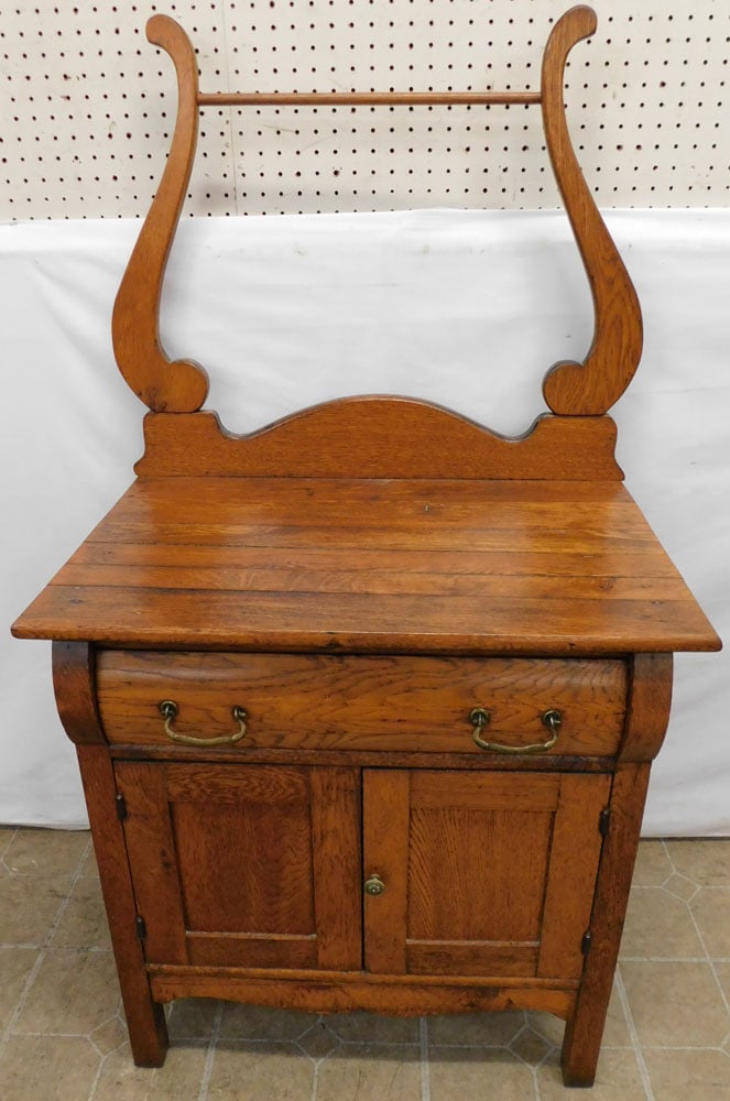 Antique Oak Washstand: Antique Oak Washstand . 28" W 18 1/2" D 52 1/2" H ALL DESCRIPTIONS AND ANY CONDITION STATEMENT GIVEN BY LANGSTON AUCTION GALLERY ARE STRICTLY OPINIONS AND LANGSTON'S SHALL HAVE NO RESPONSIBILITY FOR E