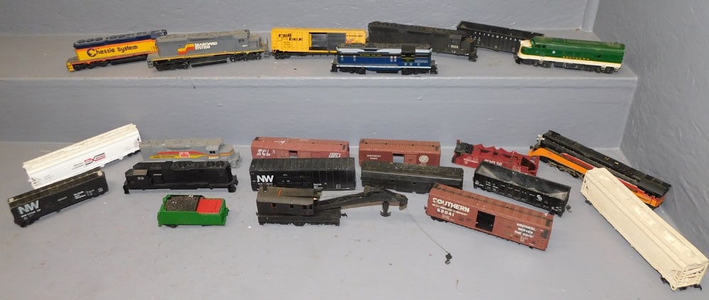 Lot Of Train Cars - Locomotives - Parts (Bachmann Tyco) (1 of 6)