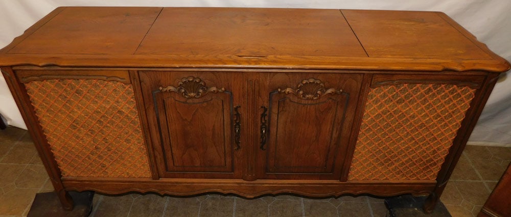 Mid Century Modern RCA/ Stereo Record Player With Records (1 of 12)