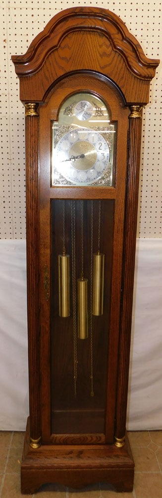 Ridgeway Oak Grandfather Clock (1 of 17)