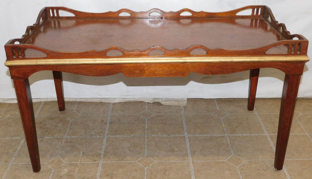 Mahogany Gallery Top End Table: Mahogany Gallery Top End Table. 33" W 17" D 17 1/4" H ALL DESCRIPTIONS AND ANY CONDITION STATEMENT GIVEN BY LANGSTON AUCTION GALLERY ARE STRICTLY OPINIONS AND LANGSTON'S SHALL HAVE NO RESPONSIBILITY F