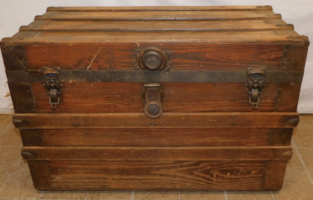 Antique Flat Top Trunk (1 of 6)