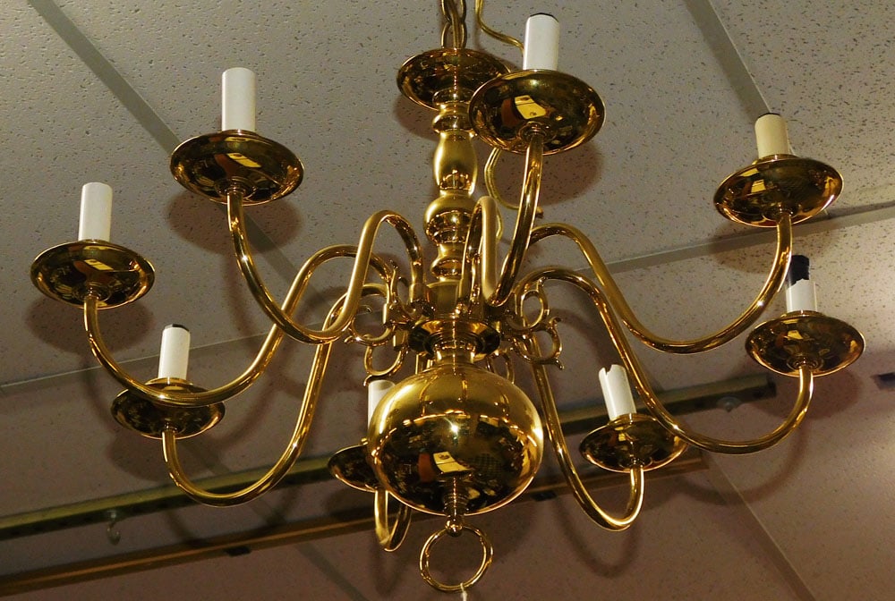 Brass Eight Light Chandelier: Brass Eight Light Chandelier. 15" H ALL DESCRIPTIONS AND ANY CONDITION STATEMENT GIVEN BY LANGSTON AUCTION GALLERY ARE STRICTLY OPINIONS AND LANGSTON'S SHALL HAVE NO RESPONSIBILITY FOR ERRORS OR OMISS