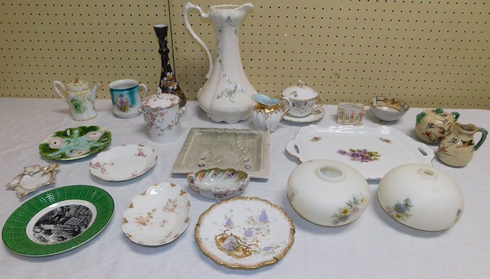 Lot Painted Porcelain Items (1 of 4)