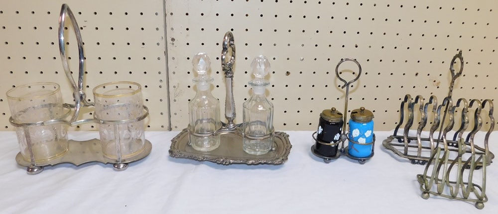 Lot Silver Plate Toast Racks - Cruet Stands (1 of 4)