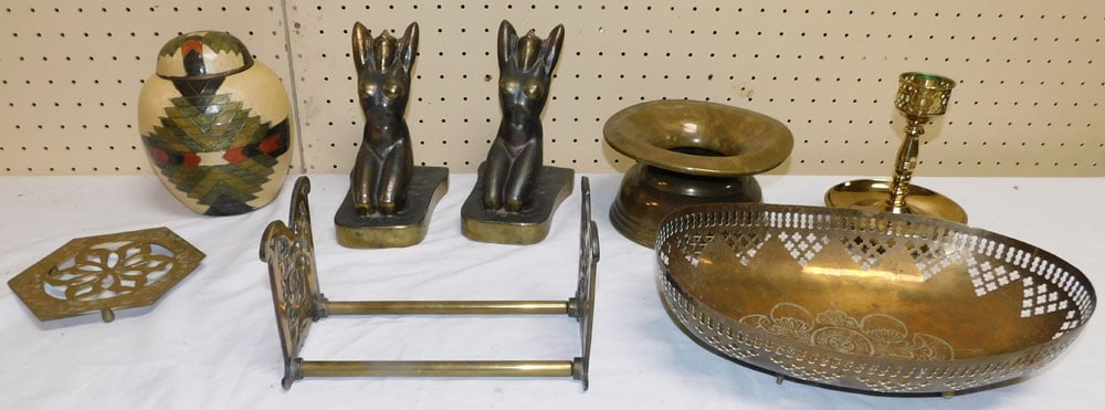Lot Brass & Metal Items: Lot Brass & Metal Items. ALL DESCRIPTIONS AND ANY CONDITION STATEMENT GIVEN BY LANGSTON AUCTION GALLERY ARE STRICTLY OPINIONS AND LANGSTON'S SHALL HAVE NO RESPONSIBILITY FOR ERRORS OR OMISSIONS. THE A