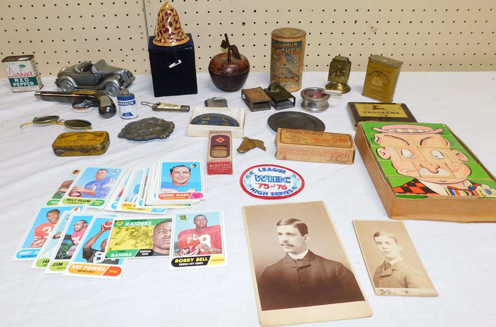 Lot Vintage Collectible Items (1 of 5)
