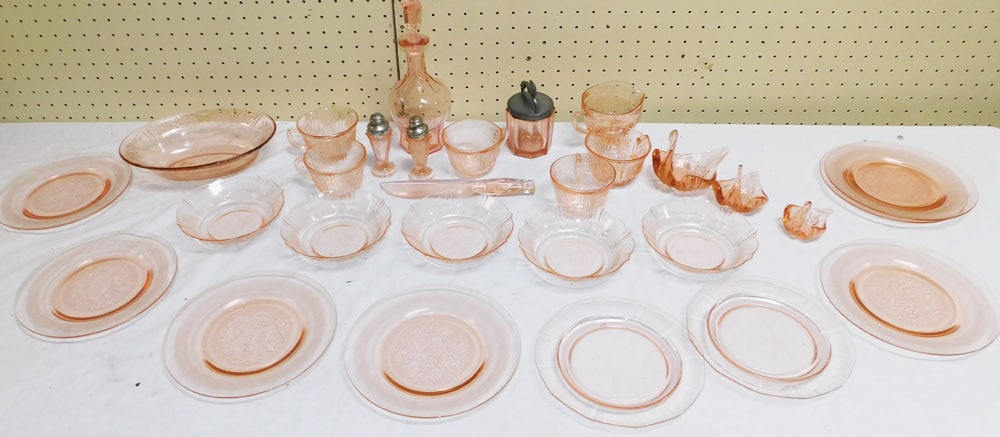 Lot Pink Depression Glassware (1 of 5)
