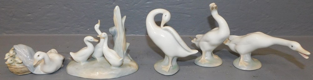 Lot 5 Lladro Swan Figures (1 of 5)