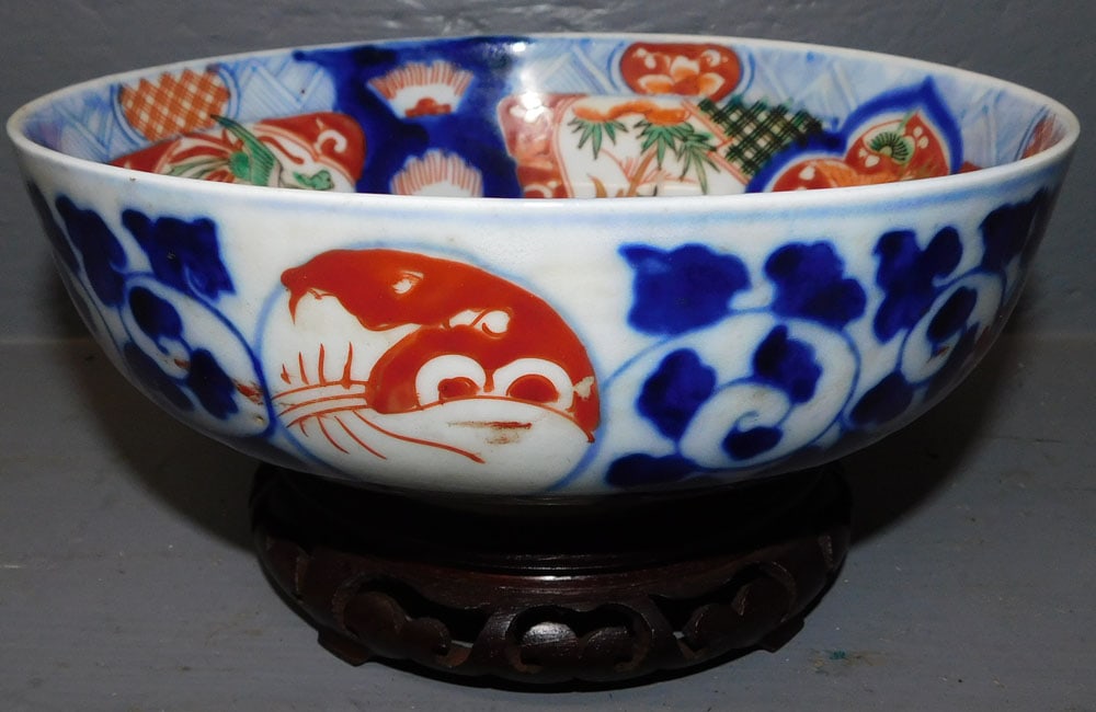 19th C Imari Porcelain Bowl On Stand (1 of 3)
