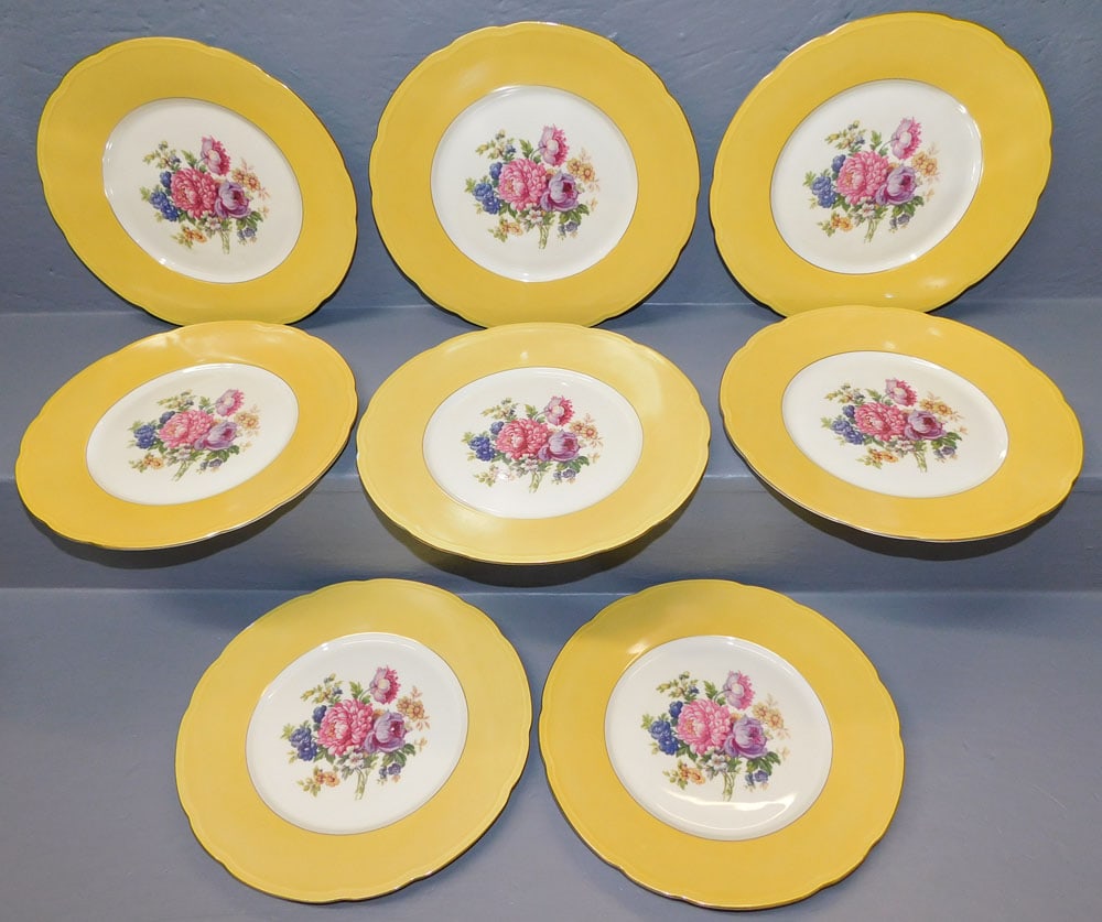 8 Paint Decorated Porcelain Dinner Plates: 8 Paint Decorated Porcelain Dinner Plates. 11" Dia ALL DESCRIPTIONS AND ANY CONDITION STATEMENT GIVEN BY LANGSTON AUCTION GALLERY ARE STRICTLY OPINIONS AND LANGSTON'S SHALL HAVE NO RESPONSIBILITY FOR 