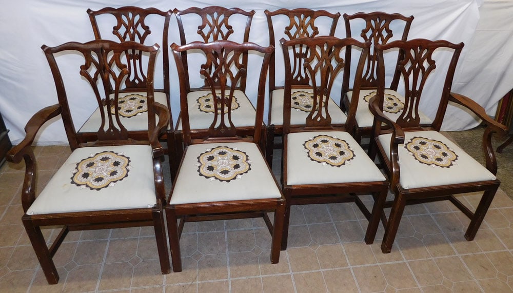 Set 8 Chippendale Style Straight Leg Dining Chairs: Set 8 Chippendale Style Straight Leg Dining Chairs. 38 1/4" H ALL DESCRIPTIONS AND ANY CONDITION STATEMENT GIVEN BY LANGSTON AUCTION GALLERY ARE STRICTLY OPINIONS AND LANGSTON'S SHALL HAVE NO RESPONSI