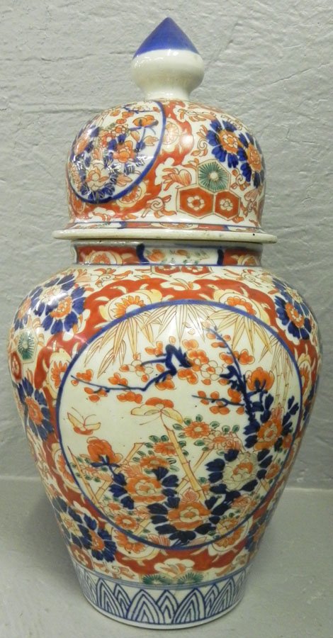 Imari temple vase with original top. 14" tall.: Imari temple vase with original top. 14" tall.