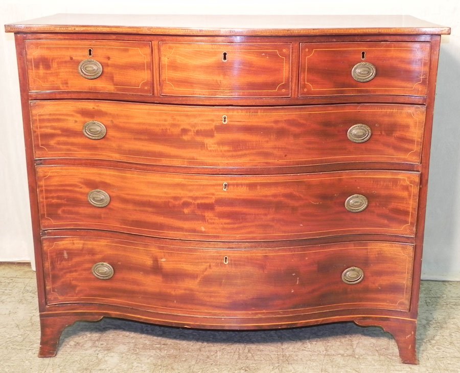 19th c. mahog. serpentine front inlaid HW chest.: 19th century mahogany serpentine front inlaid Hepplewhite chest. 45 1/2" wide x 22 3/4" deep x 38 3/4" tall.