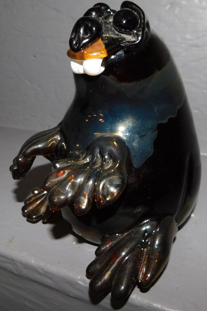 Art glass Beaver: Art glass Beaver. 7" HALL DESCRIPTIONS AND ANY CONDITION STATEMENT GIVEN BY LANGSTON AUCTION GALLERY ARE STRICTLY OPINIONS AND LANGSTON'S SHALL HAVE NO RESPONSIBILITY FOR ERRORS OR OMISSIONS. THE ABSE