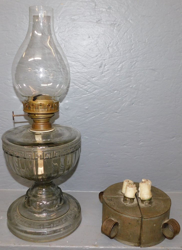 Antique Oil Lamp & 4 Tole Candle Holders: Antique Oil Lamp & 4 Tole Candle Holders. 19" HALL DESCRIPTIONS AND ANY CONDITION STATEMENT GIVEN BY LANGSTON AUCTION GALLERY ARE STRICTLY OPINIONS AND LANGSTON'S SHALL HAVE NO RESPONSIBILITY FOR ERRO