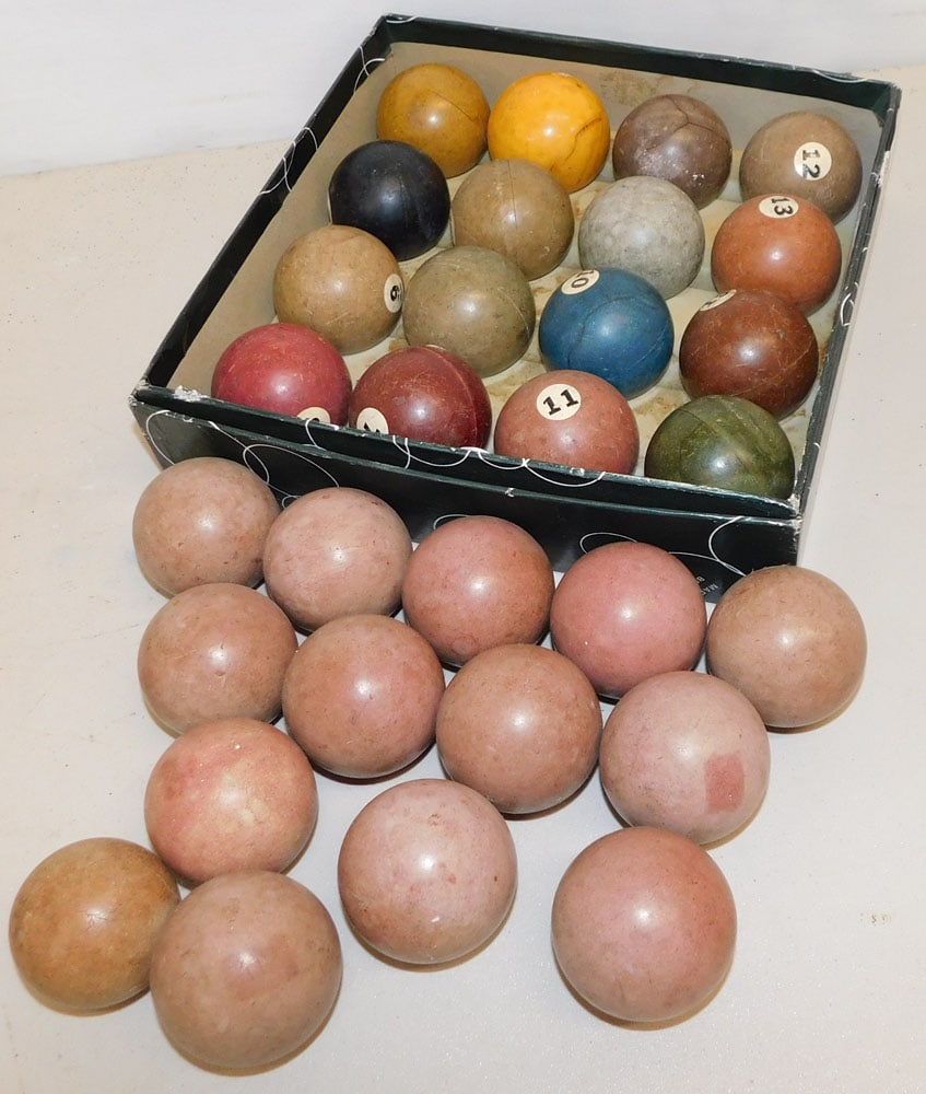 Lot of Vintage Billiard Balls (1 of 3)