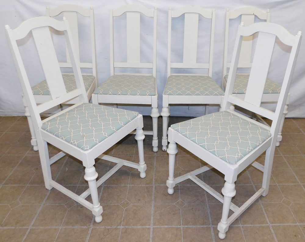 Set of 6 Painted Dining Chairs: Set of 6 Painted Dining Chairs . 37 1/2" H ALL DESCRIPTIONS AND ANY CONDITION STATEMENT GIVEN BY LANGSTON AUCTION GALLERY ARE STRICTLY OPINIONS AND LANGSTON'S SHALL HAVE NO RESPONSIBILITY FOR ERRORS O