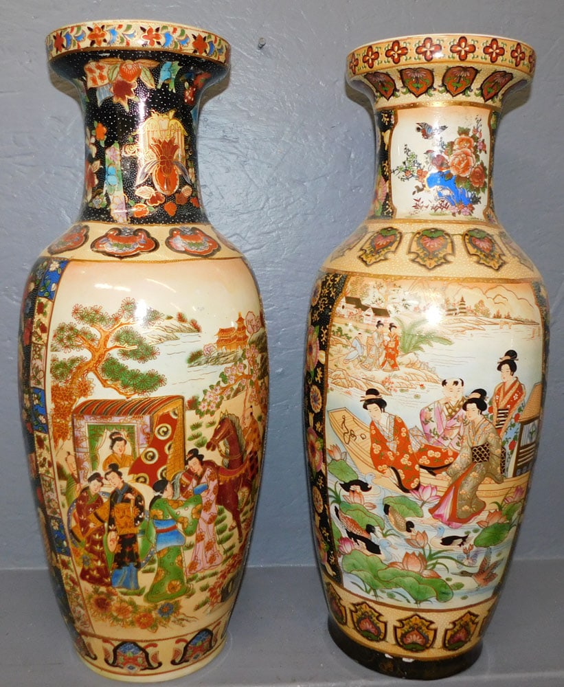 Two Oriental Porcelain Vases Auction