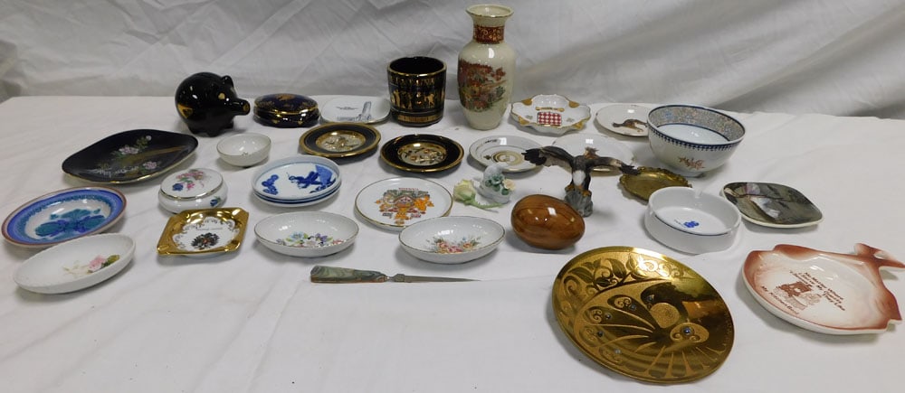 Lot Porcelain Items (1 of 4)