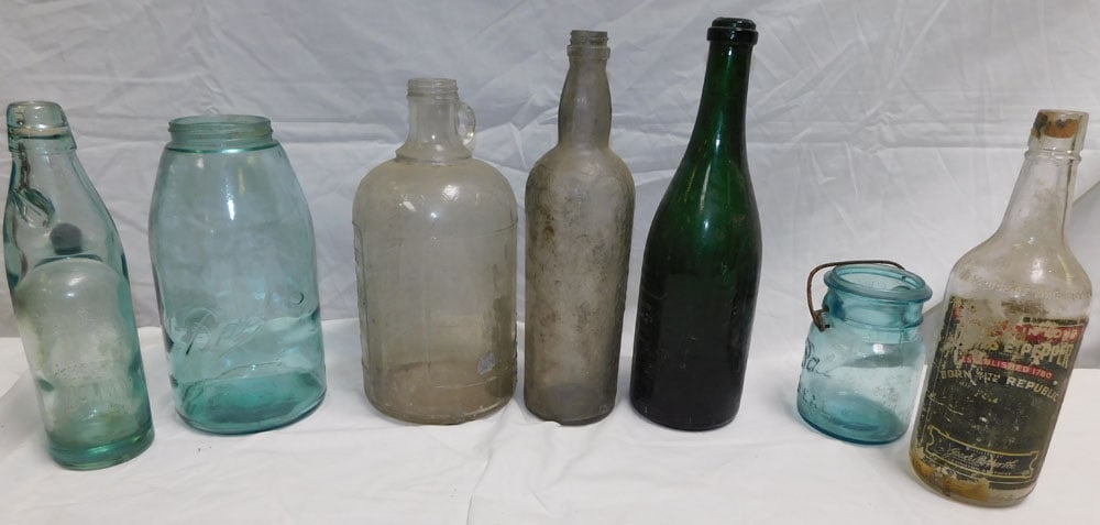 Lot Antique Bottles - Canning Jars (1 of 3)