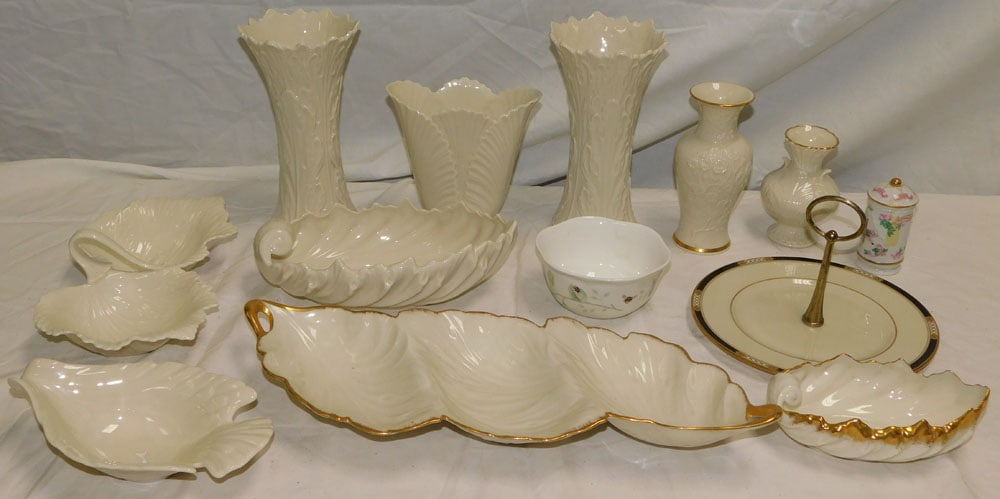 Lot Lenox Porcelain Items (1 of 4)