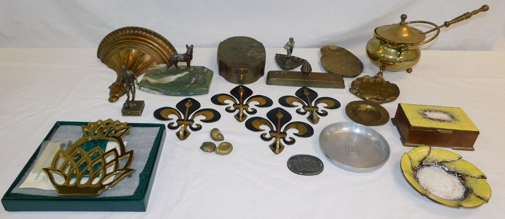 Lot Brass Items: Lot Brass Items. ALL DESCRIPTIONS AND ANY CONDITION STATEMENT GIVEN BY LANGSTON AUCTION GALLERY ARE STRICTLY OPINIONS AND LANGSTON'S SHALL HAVE NO RESPONSIBILITY FOR ERRORS OR OMISSIONS. THE ABSENCE O