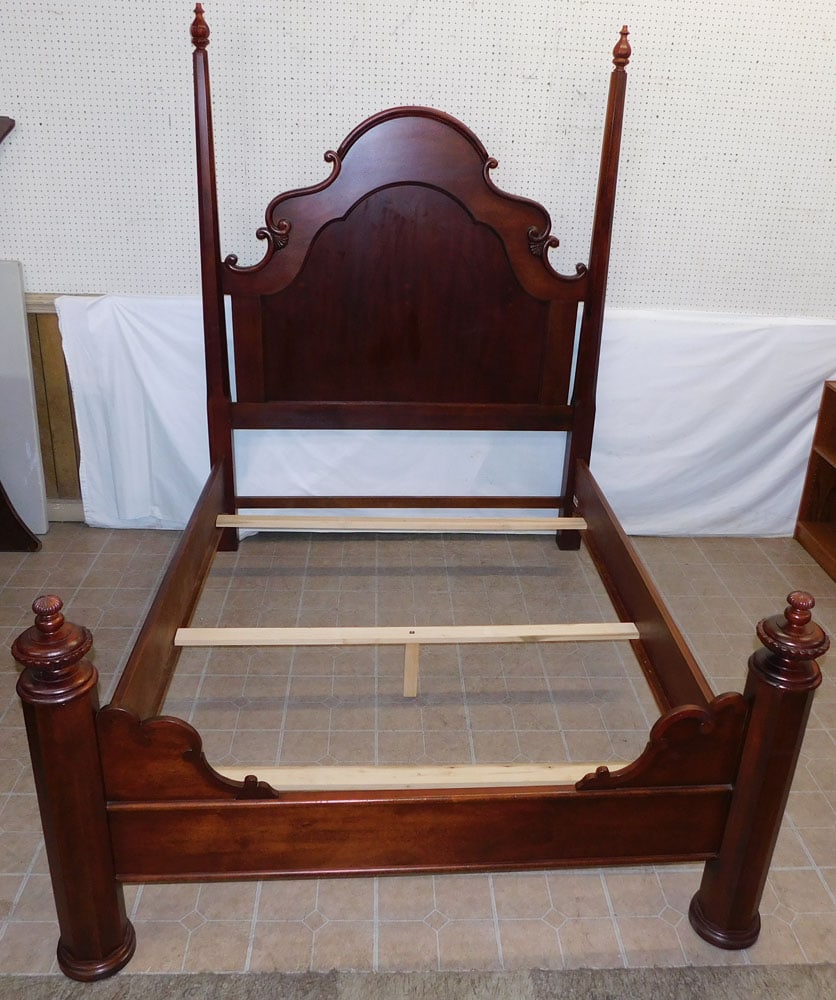 Carved Mahogany Queen Size Bed by Lexington (1 of 7)