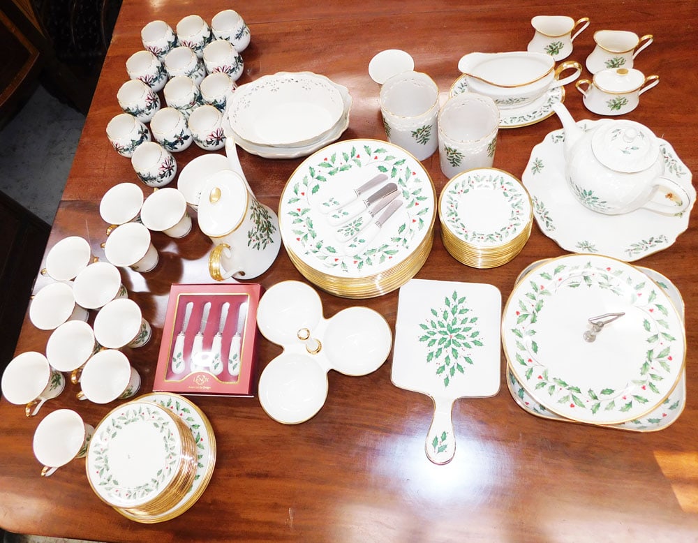 89 Pieces of Lenox Dinnerware, (Holiday & Winter Greetings) (1 of 5)