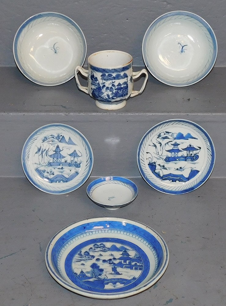 7 Pieces of Antique Canton Porcelain (1 of 4)