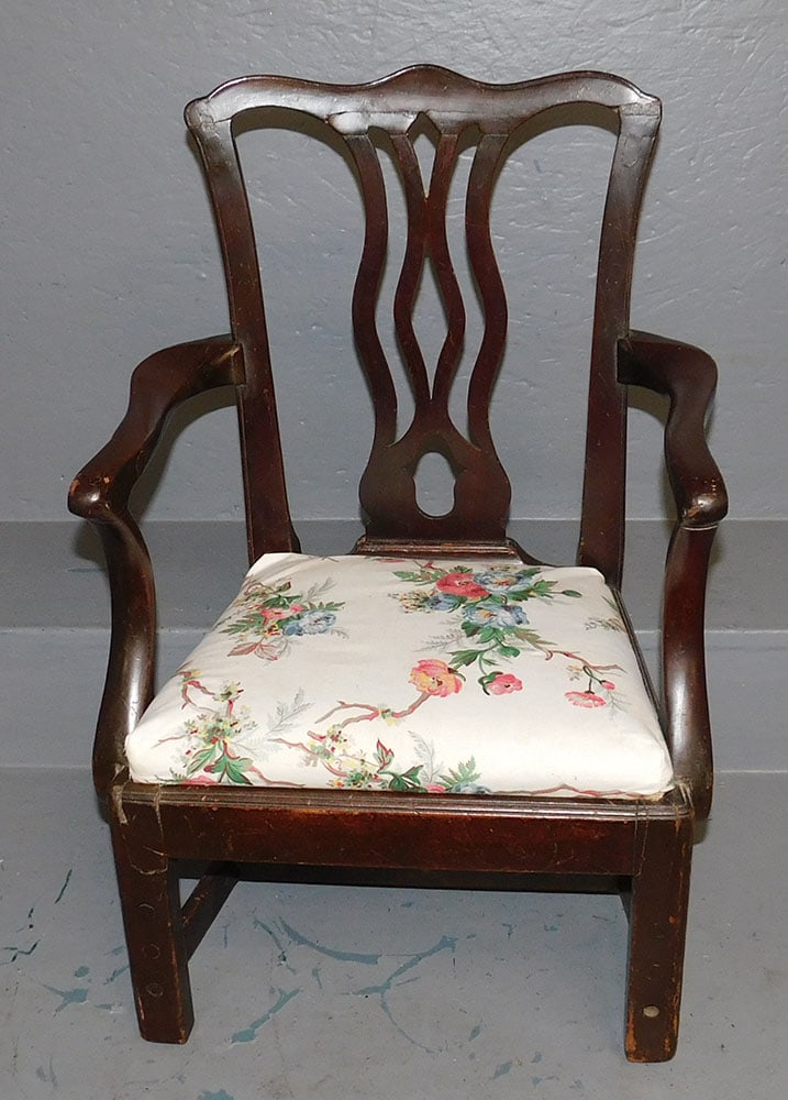 19th Century Mahogany Chippendale Child's Chair: 19th Century Mahogany Chippendale Child's Chair. 25" H ALL DESCRIPTIONS AND ANY CONDITION STATEMENT GIVEN BY LANGSTON AUCTION GALLERY ARE STRICTLY OPINIONS AND LANGSTON'S SHALL HAVE NO RESPONSIBILITY 