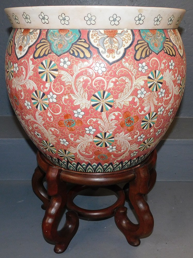 Oriental Porcelain Fish Bowl on Teakwood Stand: Oriental Porcelain Fish Bowl on Teakwood Stand . 14 1/2" Dia 20 3/4" H ALL DESCRIPTIONS AND ANY CONDITION STATEMENT GIVEN BY LANGSTON AUCTION GALLERY ARE STRICTLY OPINIONS AND LANGSTON'S SHALL HAVE NO