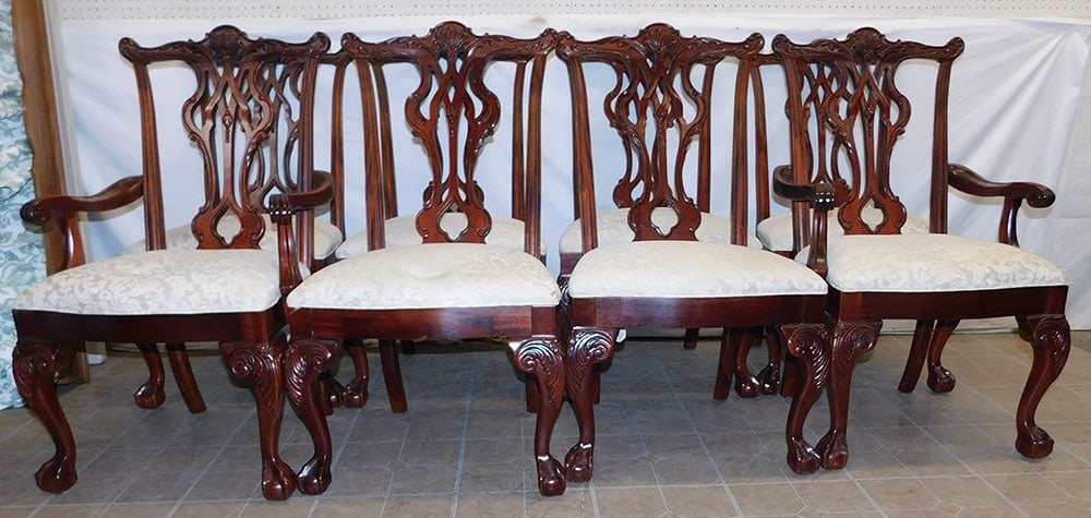 Set of 8 Carved Mahogany Chippendale Style Chairs with Claw Feet by Thomasville Furniture: Set of 8 Carved Mahogany Chippendale Style Chairs with Claw Feet by Thomasville Furniture. 40 1/2" H ALL DESCRIPTIONS AND ANY CONDITION STATEMENT GIVEN BY LANGSTON AUCTION GALLERY ARE STRICTLY OPINION
