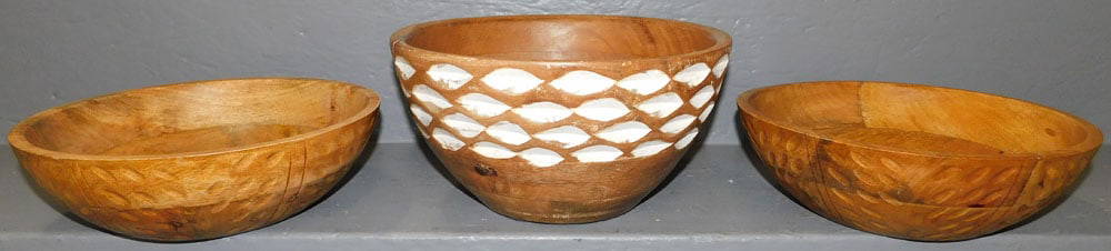 Lot Wood Carved Decorative Bowls: Lot Wood Carved Decorative Bowls. 10" Dia ALL DESCRIPTIONS AND ANY CONDITION STATEMENT GIVEN BY LANGSTON AUCTION GALLERY ARE STRICTLY OPINIONS AND LANGSTON'S SHALL HAVE NO RESPONSIBILITY FOR ERRORS OR