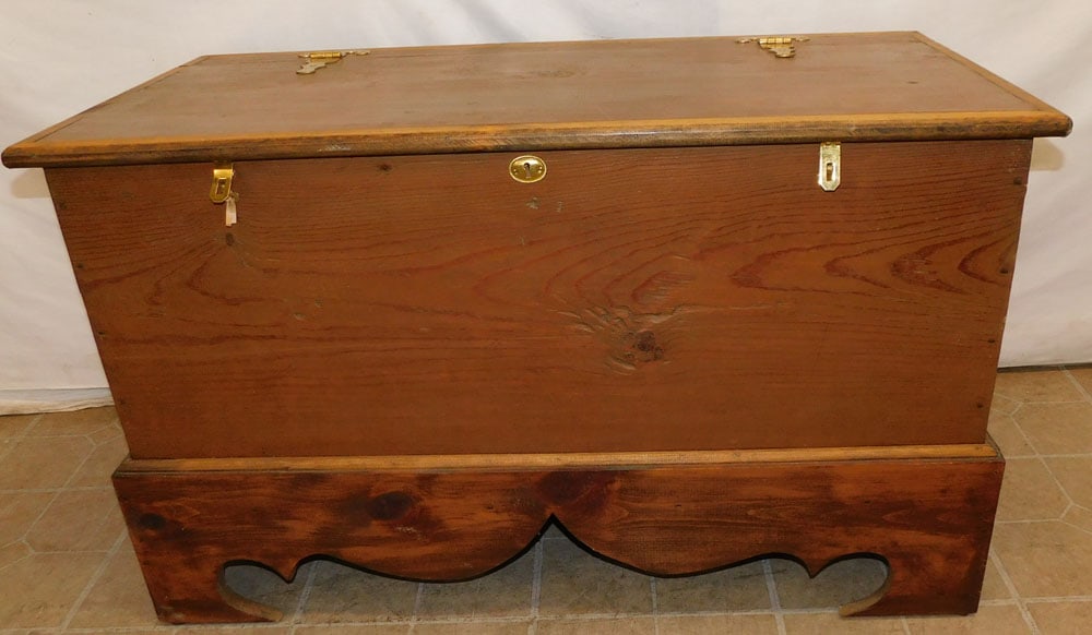 Antique Pine Blanket Chest: Antique Pine Blanket Chest. 41" W 20" D 24 1/2" H ALL DESCRIPTIONS AND ANY CONDITION STATEMENT GIVEN BY LANGSTON AUCTION GALLERY ARE STRICTLY OPINIONS AND LANGSTON'S SHALL HAVE NO RESPONSIBILITY FOR E