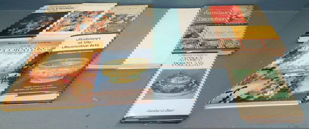 Lot Vintage Reference Books (1 of 3)