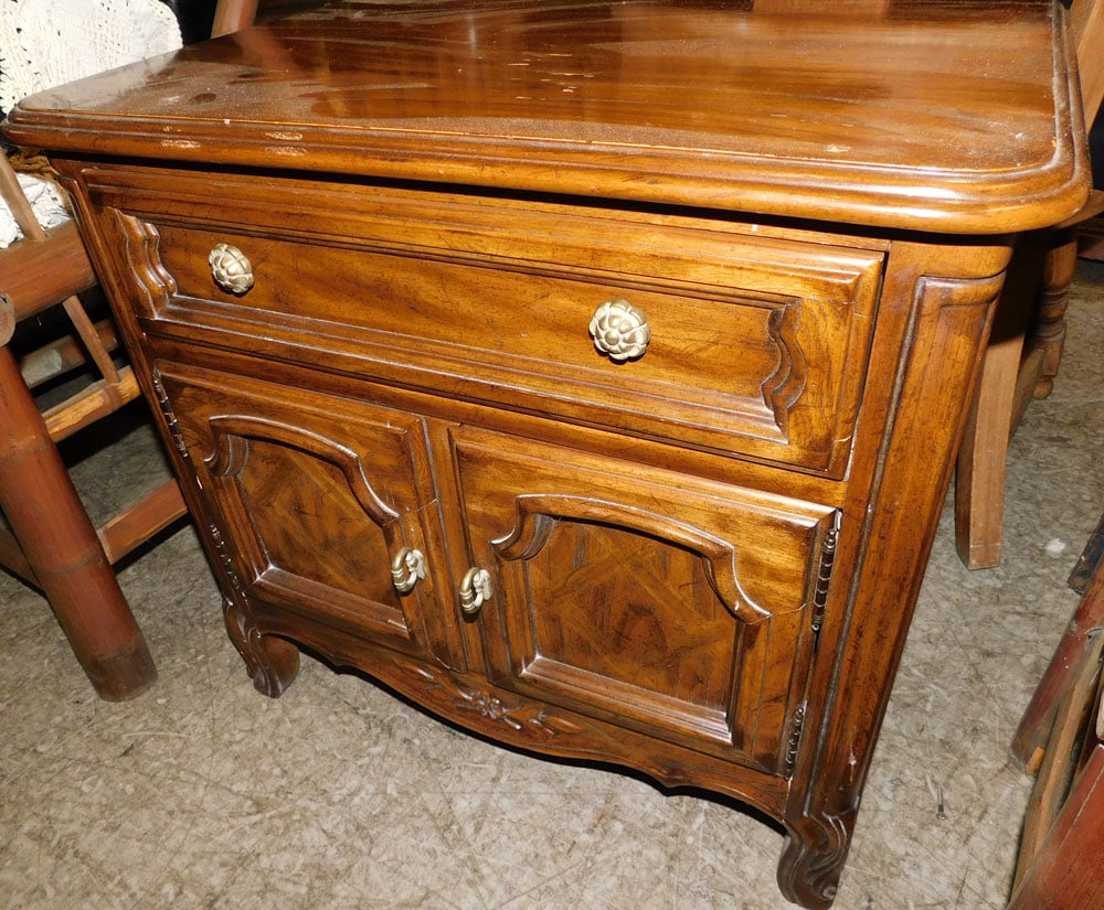 Walnut Night Stand By Drexel: Walnut Night Stand By Drexel. 26" W 17" D 24" H ALL DESCRIPTIONS AND ANY CONDITION STATEMENT GIVEN BY LANGSTON AUCTION GALLERY ARE STRICTLY OPINIONS AND LANGSTON'S SHALL HAVE NO RESPONSIBILITY FOR ERR
