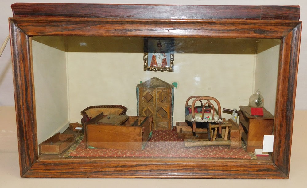 Interior Diorama: Interior Diorama. 15 3/4" W 8" D 10" H ALL DESCRIPTIONS AND ANY CONDITION STATEMENT GIVEN BY LANGSTON AUCTION GALLERY ARE STRICTLY OPINIONS AND LANGSTON'S SHALL HAVE NO RESPONSIBILITY FOR ERRORS OR OM