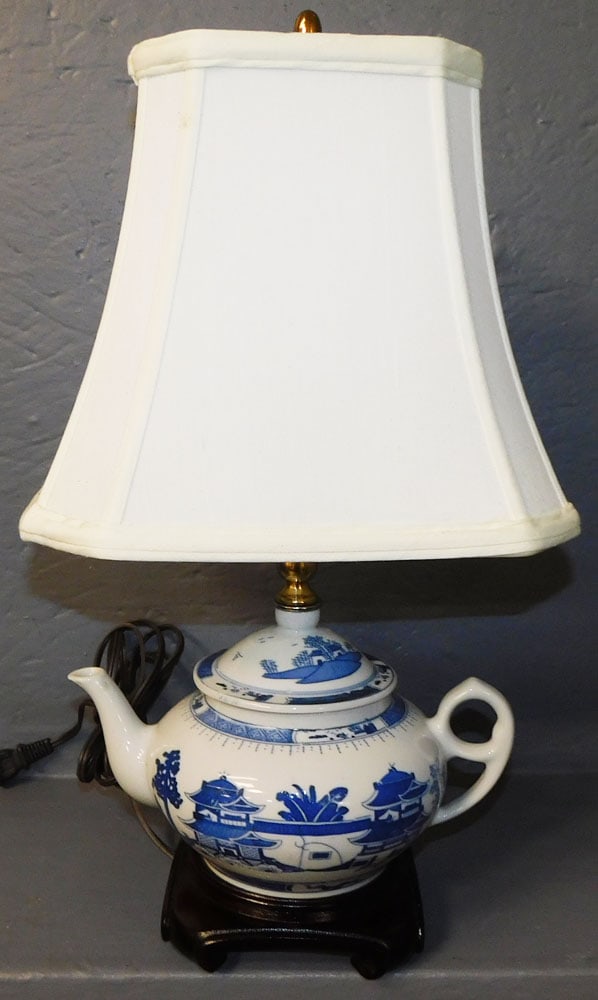 Oriental Blue & White Porcelain Teapot Lamp (1 of 3)