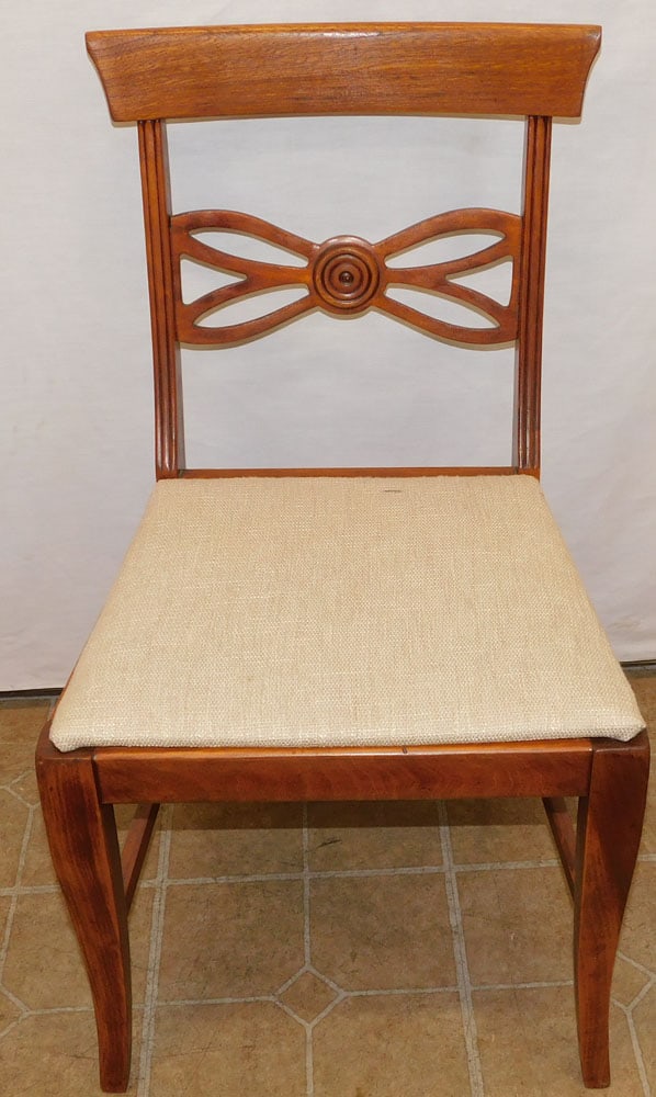 Mahogany Side Chair: Mahogany Side Chair. 32 1/4" H ALL DESCRIPTIONS AND ANY CONDITION STATEMENT GIVEN BY LANGSTON AUCTION GALLERY ARE STRICTLY OPINIONS AND LANGSTON'S SHALL HAVE NO RESPONSIBILITY FOR ERRORS OR OMISSIONS.