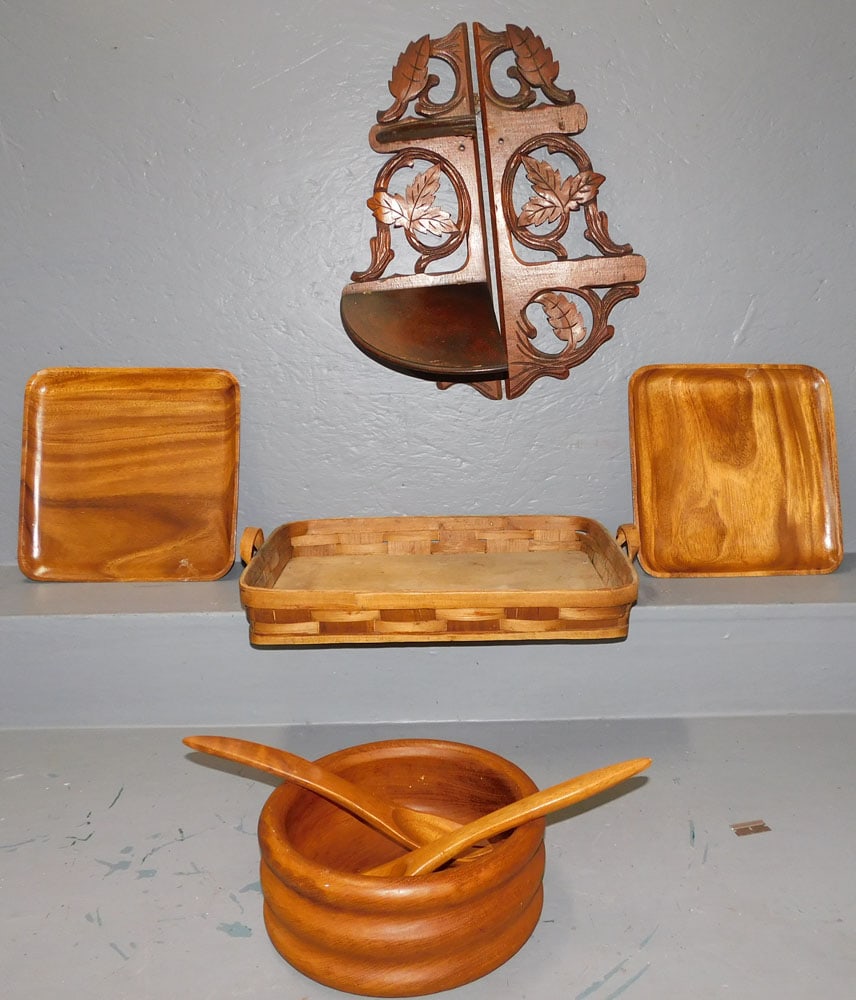 Lot Wooden Ware: Lot Wooden Ware. ALL DESCRIPTIONS AND ANY CONDITION STATEMENT GIVEN BY LANGSTON AUCTION GALLERY ARE STRICTLY OPINIONS AND LANGSTON'S SHALL HAVE NO RESPONSIBILITY FOR ERRORS OR OMISSIONS. THE ABSENCE O