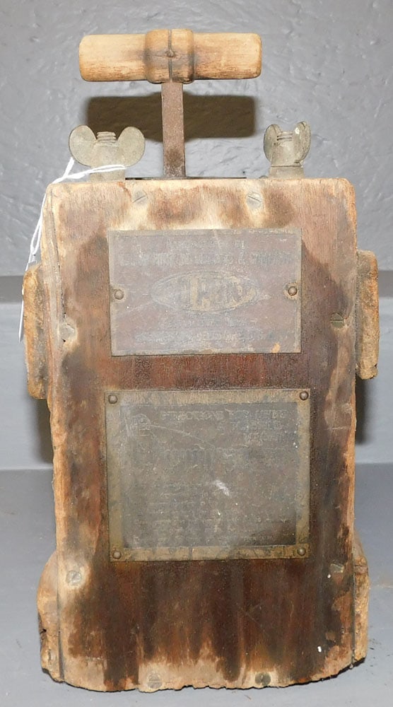 Vintage #10 Dupont Blasting Machine (1 of 7)